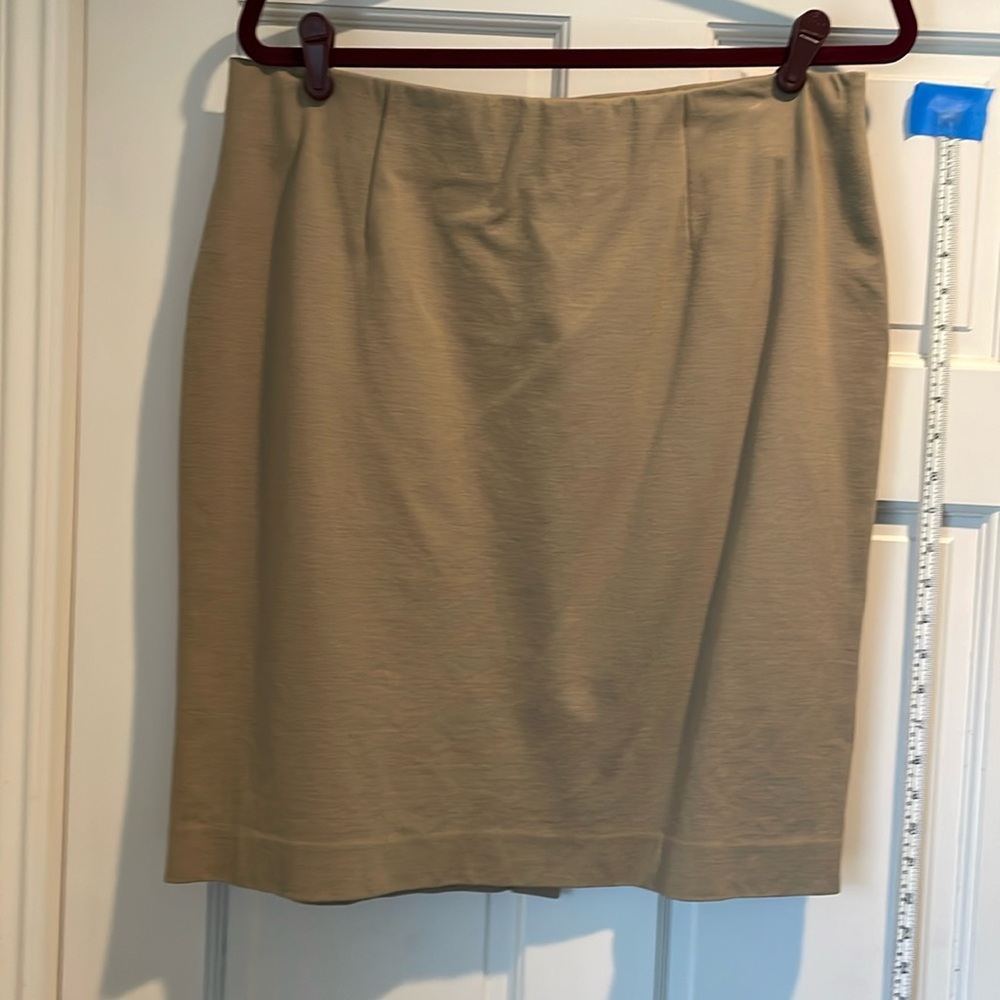 UEC skirt